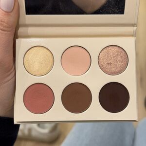 KKW Beauty Mrs. West Eyeshadow Palette